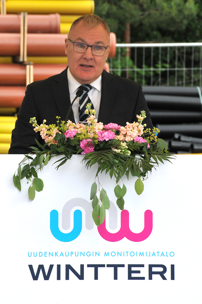 Kaupunginjohtaja Atso Vainio on ylpeä kaupungin suuresta ja rohkeasta hankkeesta. 
