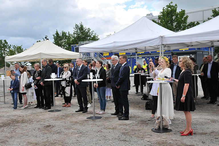 Wintterin rakennustyömaan rakentamisesta vastaava SRV:n toimitusjohtaja Saku Sipola kehuu hankkeen sielukkuutta.